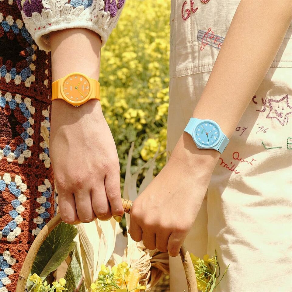 Casio MQ-24B-9BDF Quartz Silikon Turuncu 35 mm Erkek Kol Saati