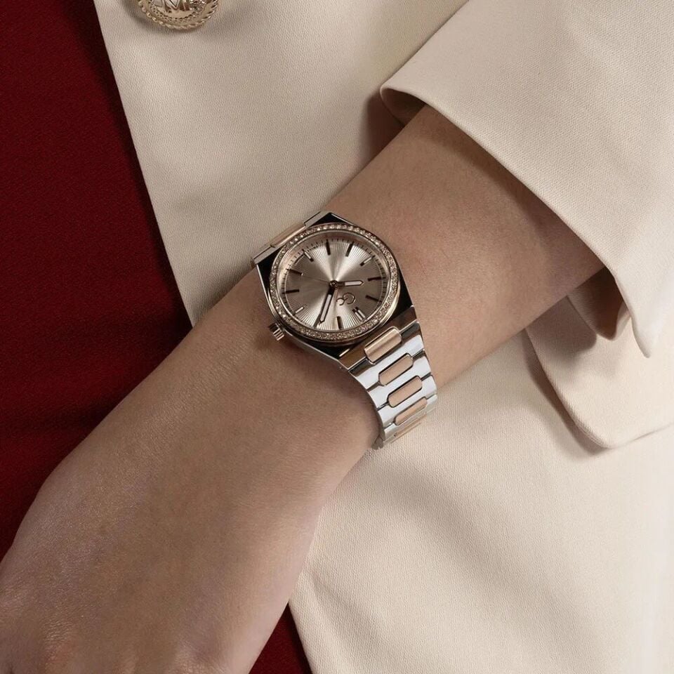 Guess Collection GCZ38003L3MF Quartz Çelik Rose/Gri 10 ATM 34 mm Kadın Kol Saati