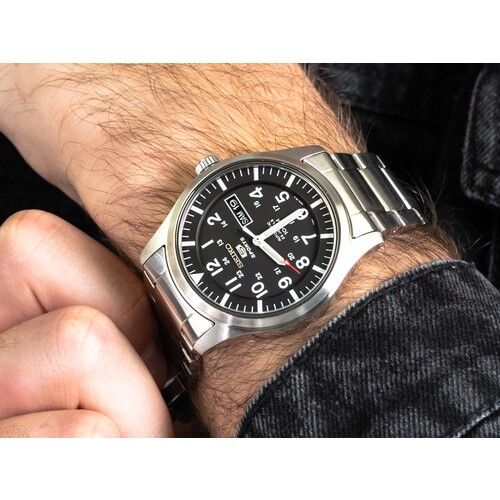 Seiko 5 SNZG13K1 Otomatik Çelik Gri Siyah Kadran 10 ATM 42 mm Nato Kordon Hediyeli Erkek Kol Saati