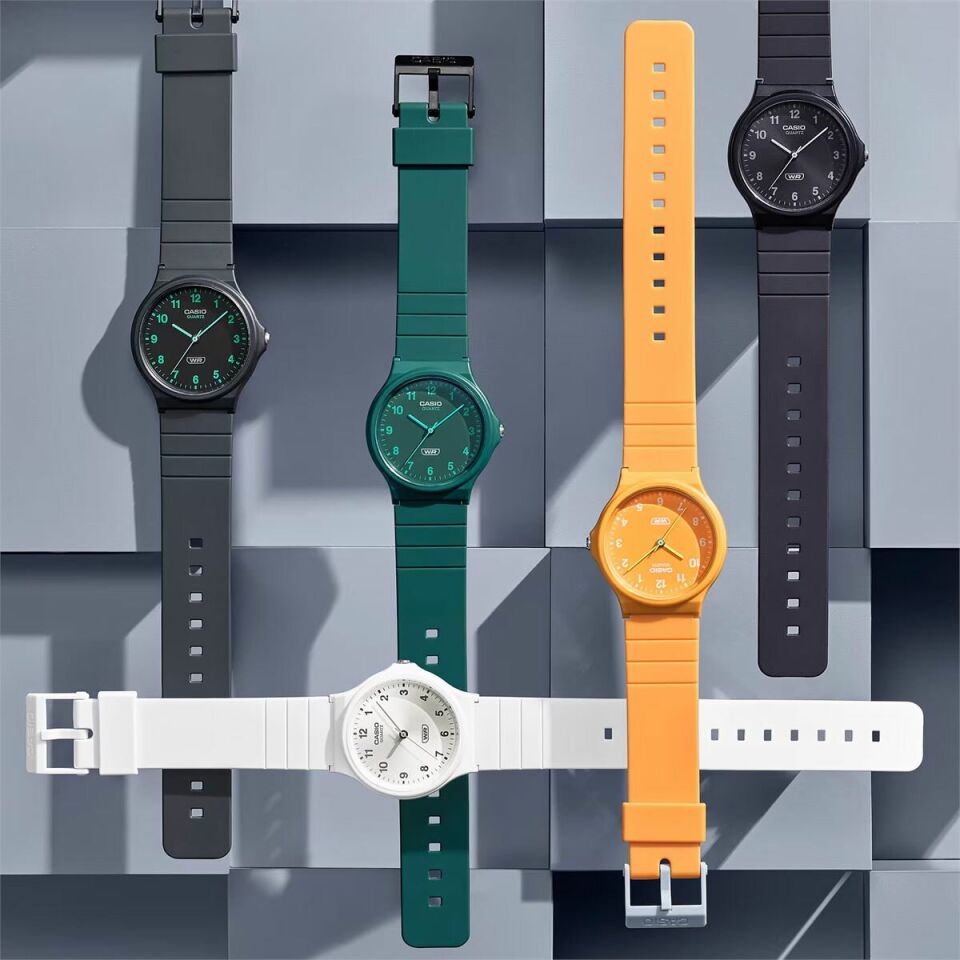 Casio MQ-24B-1BDF Quartz Silikon Siyah 34 mm Kadın Kol Saati