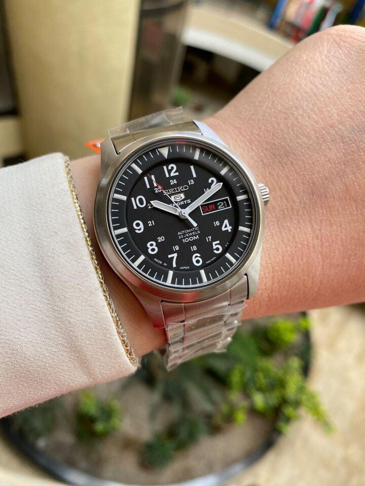 Seiko 5 Japan SNZG13J1 Otomatik Çelik Gri Siyah Kadran 10 ATM 42 mm Nato Kordon Hediyeli Erkek Kol Saati