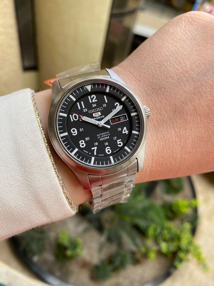 Seiko 5 Japan SNZG13J1 Otomatik Çelik Gri Siyah Kadran 10 ATM 42 mm Nato Kordon Hediyeli Erkek Kol Saati