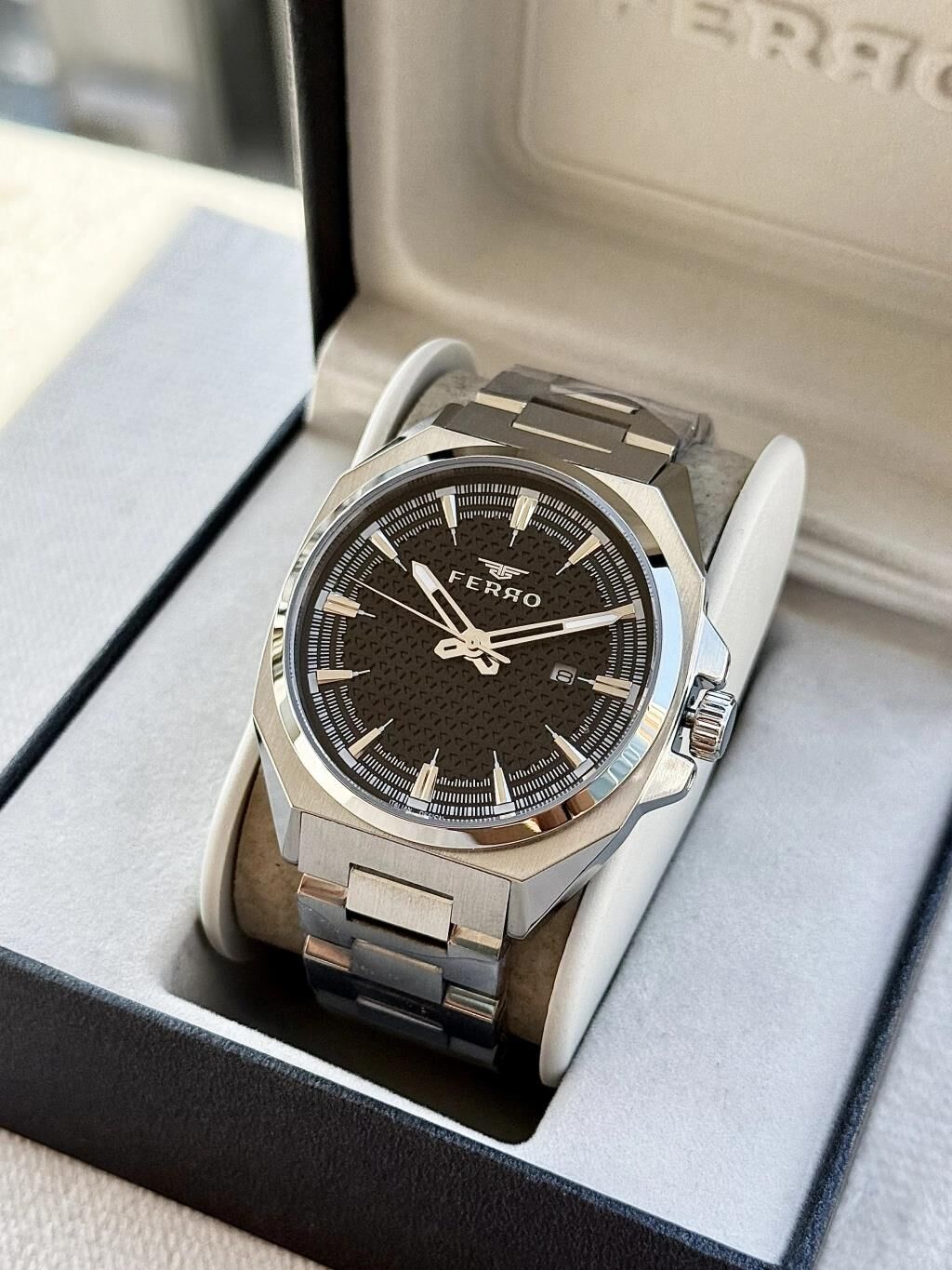 Ferro FM43025A-A2 Quartz Çelik Gri Siyah Kadran 42 mm Erkek Kol Saati