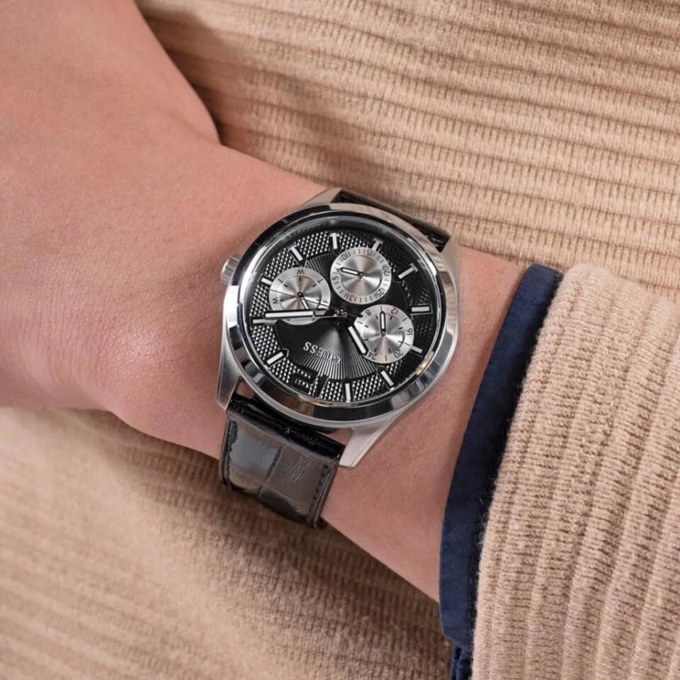 Guess GUGW0809G1 Quartz Deri Siyah 42 mm Silikon Yedek Kordonlu Erkek Kol Saati