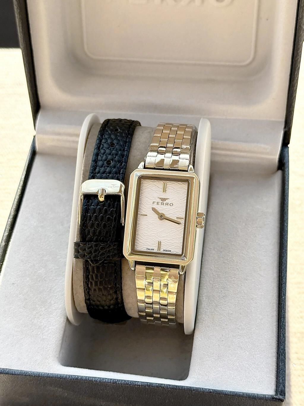 Ferro FL21626AWT-B Quartz Çift Kordonlu 22 mm Kadın Kol Saati