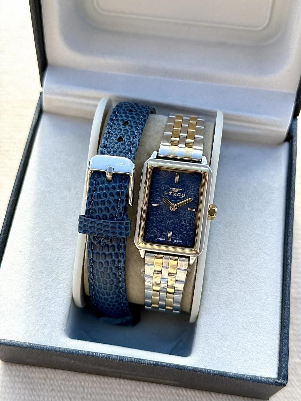 Ferro FL21626AWT-D3 Quartz Çift Kordonlu Lacivert Kadran 22 mm Kadın Kol Saati