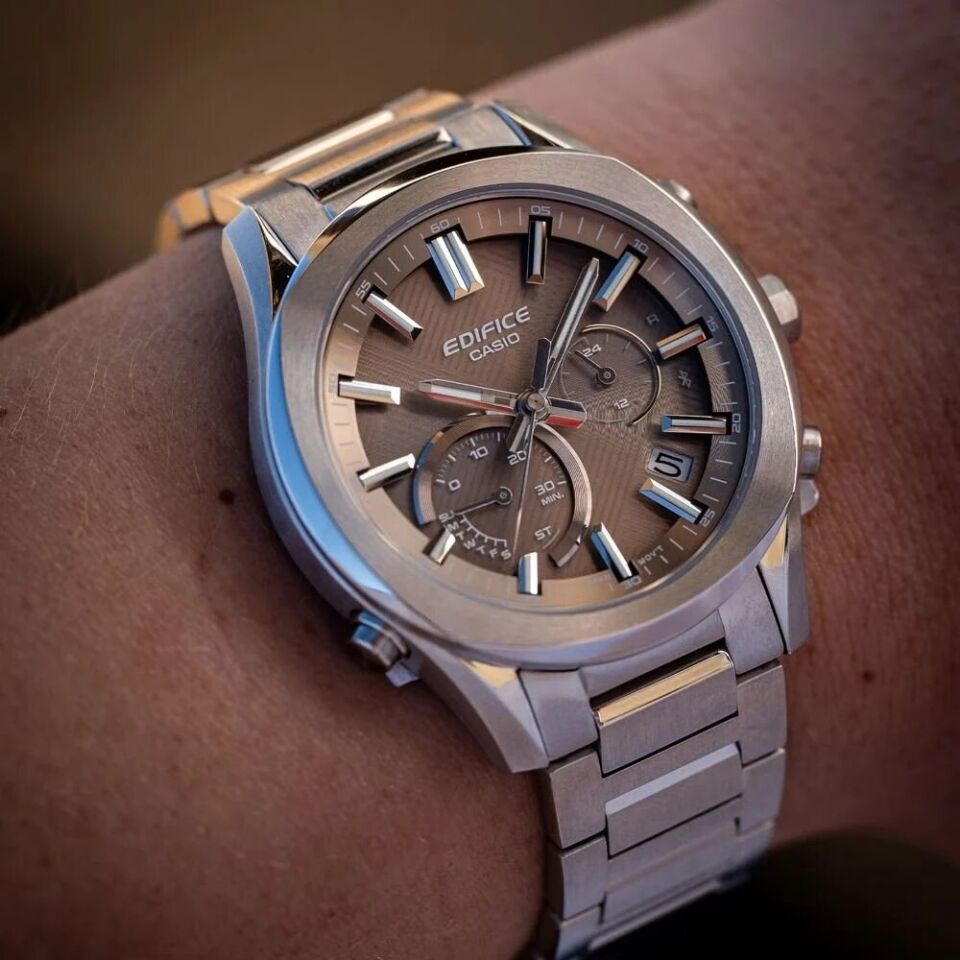 Casio Edifice EQB-1300D-5ADF Solar Çelik Gri Safir 10 ATM 40 mm Erkek Kol Saati