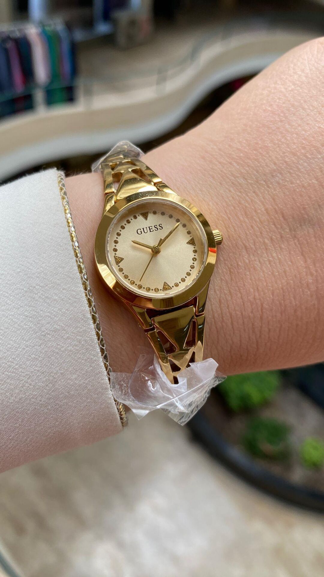 Guess GUGW0609L2 26 mm Altın Renk Çelik Kordon Kadın Kol Saati