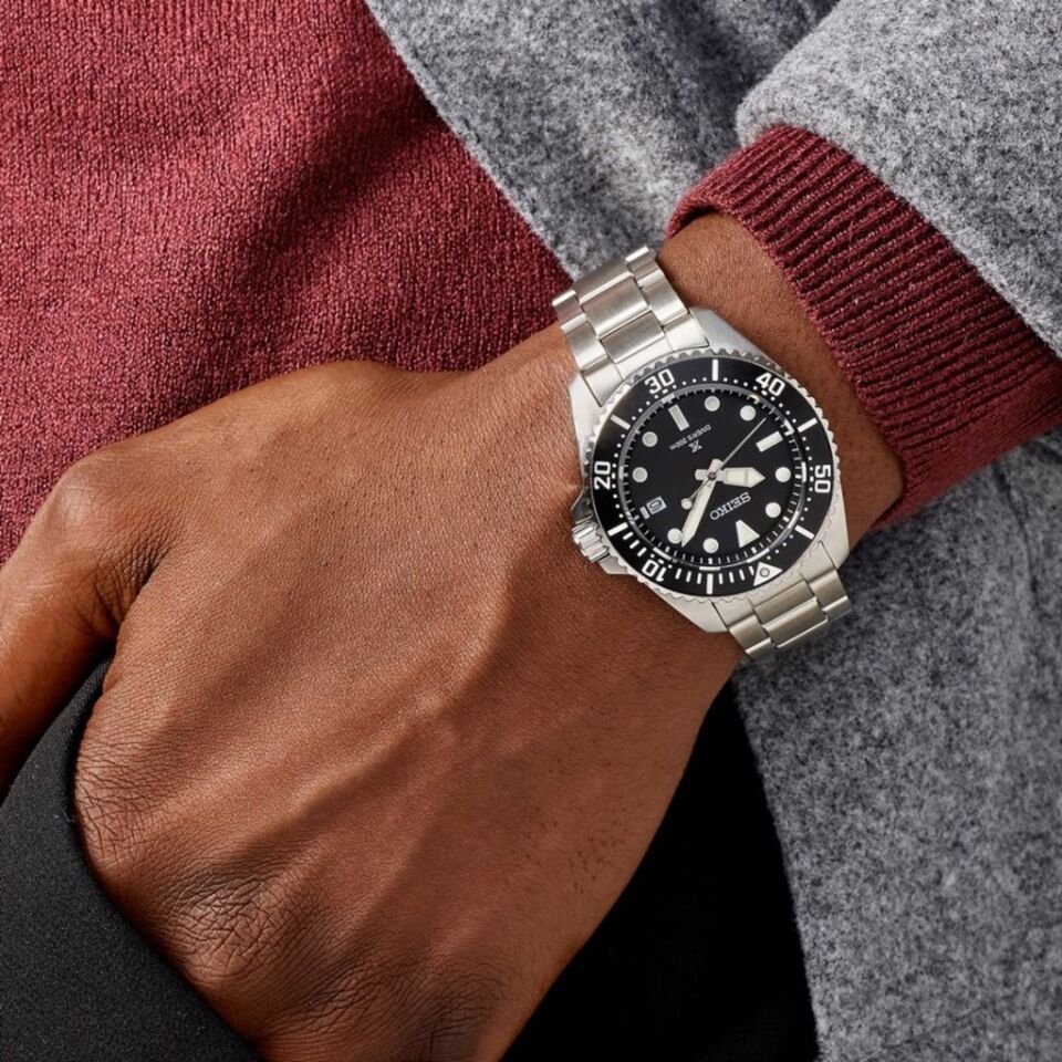 Seiko SNE597P1 Solar Çelik Gri Siyah Kadran 20 ATM 41 mm Erkek Kol Saati